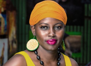 Akello, a Singer/Songwriter, is a Featured Artist at the 2016 Diaspora Gala